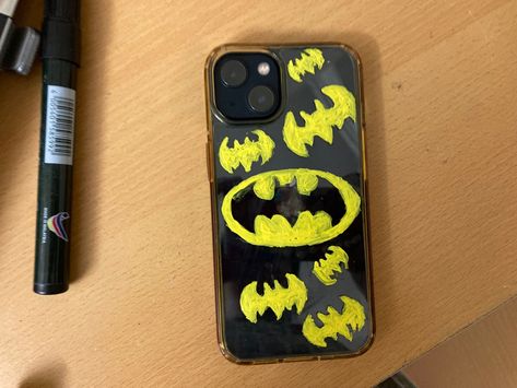 So I thought of giving my basic ahh transparent phonecase into a batman one. Turned out pretty cool! Batman Phone Case, Batman Case, Batman Phone, Diy Iphone Case, Cases Diy, Painting Inspo, Clear Phone Case, Diy Phone, Diy Phone Case