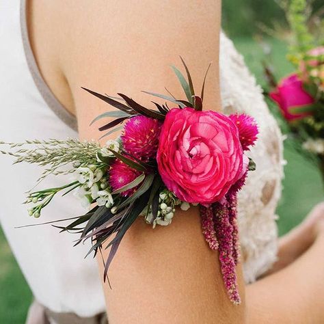 if you're not a fan of bridesmaid corsages, then this arm cuff idea might be for you! Double tap if you love it captured by Colorado based… Arm Corsage, Flower Arm Cuff, Trendy Wedding Ideas, Bridesmaid Corsage, Unique Bridesmaid, Corsage And Boutonniere, Corsage Prom, Prom Flowers, Corsage Wedding