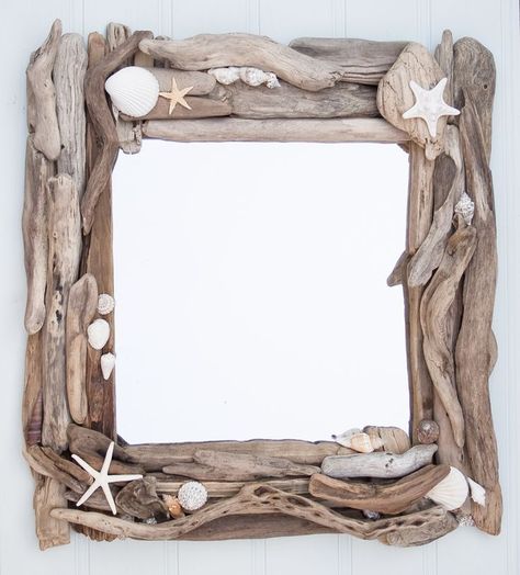 DIY Driftwood Frames for Pictures and Mirrors - Beach Bliss Living Strand Decor, Tre Kunst, Driftwood Frame, Driftwood Diy, Seashell Mirror, Driftwood Mirror, Shell Mirror, Driftwood Projects, Driftwood Decor