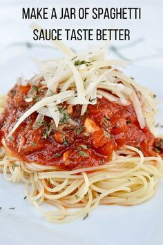 Improve your store bought spaghetti sauce with this recipe! Take boring spaghetti to AMAZING! Best Spaghetti Sauce, Canned Spaghetti Sauce, Garlic Spaghetti, Best Spaghetti, Spaghetti Sauce Recipe, Homemade Spaghetti Sauce, House Flipping, Easy Spaghetti, Homemade Spaghetti