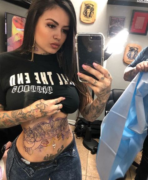 Tatu Baby, Pocket Watch Tattoos, Chola Girl, Grunge Tattoo, Geometric Tattoo Arm, Chicano Style Tattoo, Black Girls With Tattoos, Watch Tattoos, New School Tattoo