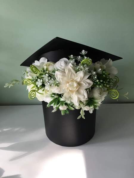 Graduation Party Floral Centerpieces, Graduation Floral Centerpieces, Graduation Floral Arrangements, Graduation Flower Arrangements, Flower Bouquet For Graduation, Graduation Flower Centerpieces, Graduation Flowers Bouquet, Graduation Basket, Graduation Flower Bouquet