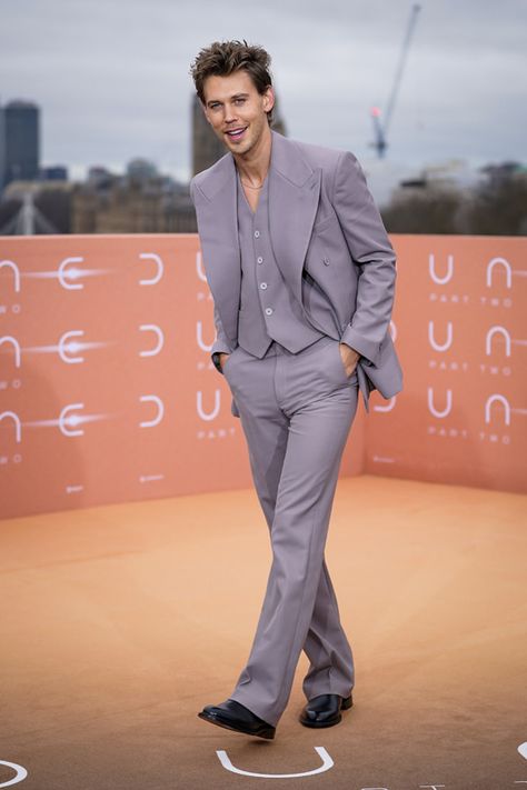 DUNE: PART TWO London Photocall Red Carpet Rundown Austin Butler Red Carpet, Austin Butler Dune Part 2, Dune Red Carpet, Ayush Mehra, Nyfw 2024, Valentino Suit, Metallic Trousers, Dune Part Two, Oliver Peoples Sunglasses