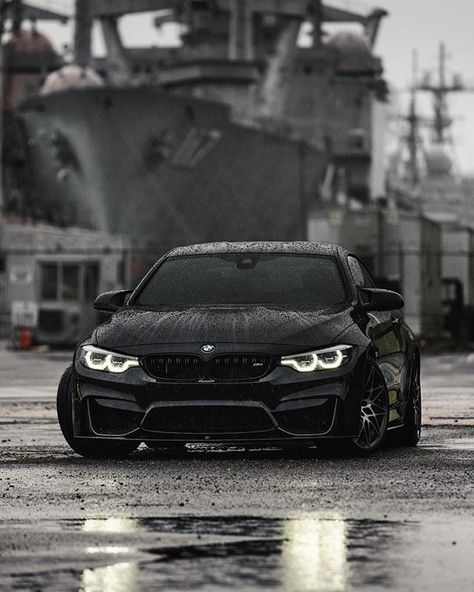 Instagram'da BMW M GmbH: “Destined for triumph. The BMW M4 Coupé. #BMW #M4 #BMWM #BMWMrepost @shadow_m4 BMW M4 Coupé – Fuel consumption (combined): 10.0-9.3 l/100…” Bmw Z4 Coupé, E60 Bmw, Luxury Cars Bmw, Bmw M5 E60, M4 Competition, C 63 Amg, Bmw Black, Fuel Efficient Cars, Dream Cars Bmw