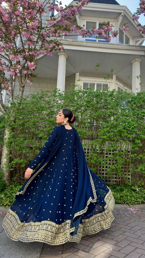 Shadi Dresses, Desi Wedding Dresses, Lehenga Designs Simple, Anarkali Dress Pattern, Desi Fashion Casual, Pakistani Fancy Dresses, Beautiful Pakistani Dresses, Fancy Dresses Long, Modest Dresses Casual