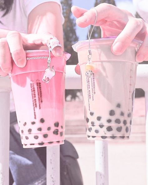 Pink Boba, Bubble Tea Boba, Cool Keychains, Pink Stuff, Sweet Coffee, Pink Foods, Cute Pastel Wallpaper, Pink Bubbles, Boba Tea