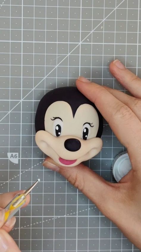 Cake Decorating Courses, Baby Minnie, Baby Minnie Mouse, Custom Cake, Custom Cake Toppers, Adorable Baby, Custom Cakes, Video Tutorial, How To Make An