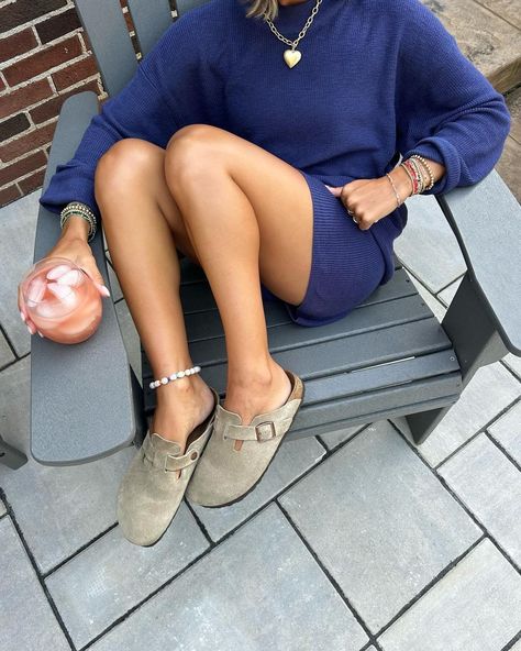 Caroline Bankston (@carrie.bankston) • Instagram photos and videos Carrie Bankston, Caroline Bankston, November Mood, Simple Outfit Ideas, Best Winter Outfits, Summer Fashion For Teens, Fall Fit, Style Box, Fun Pants