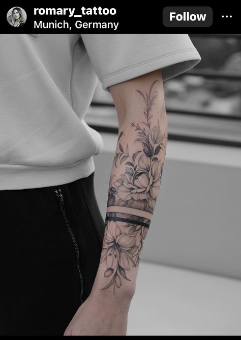 Floral Tattoo Ideas, Natur Tattoo Arm, Unique Half Sleeve Tattoos, Half Sleeve Tattoos Forearm, Floral Mandala Tattoo, Forearm Flower Tattoo, Native Tattoos, Blackout Tattoo, Beautiful Flower Tattoos