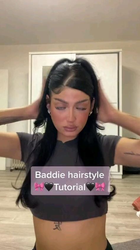 hairstyles hairideas baddiehairstyle Goth Hairstyles, Punk Hairstyles, Latina Hair, Hairstyles For Layered Hair, Hair Tips Video, Hairdos For Curly Hair, Hairstyle Tutorial, Women's Hairstyles, Hair Stylies