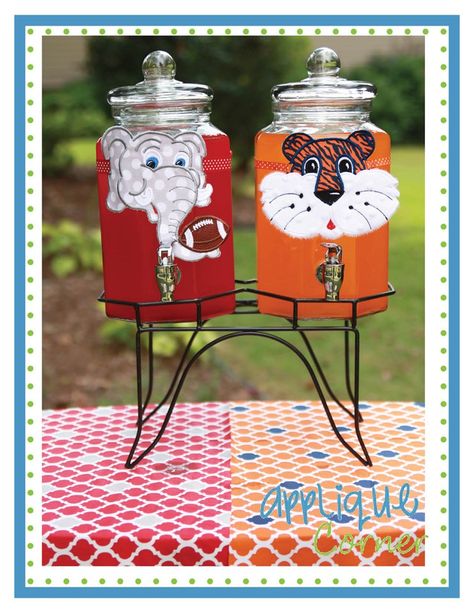 Alabama Football Party, Graduation Party Games, Football Crafts, Iron Bowl, College Graduation Parties, House Divided, Football Themes, Football Birthday, Football Party