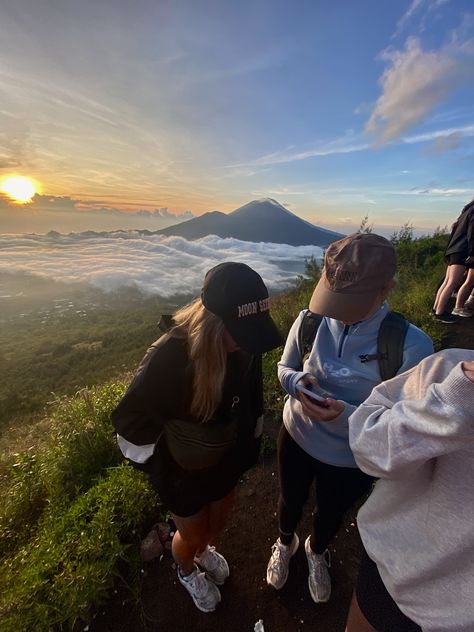 Bali Backpacking, Mount Batur, Sunrise Hike, Bali Retreat, Bali Baby, Backpacking Asia, Gap Year, Travel Inspo, Asia Travel