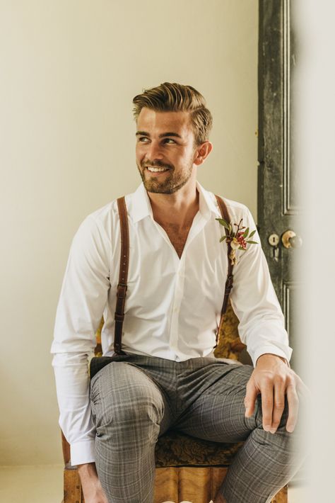 Groomsmen in White Shirt and Braces for South Africa Destination Wedding Groomsmen In White, Summer Wedding Men, Casual Wedding Outfit, Casual Groom Attire, Summer Wedding Suits, Summer Wedding Attire, Wedding Groomsmen Attire, South Africa Wedding, 1920s Men