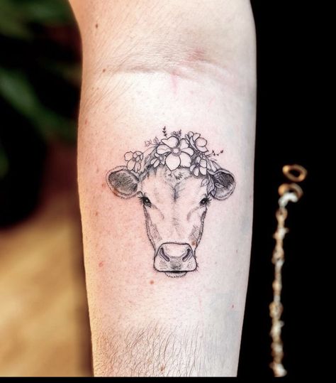 Cow Tattoo Ideas, Cow Tattoos, Farm Tattoo, Cow Tattoo, Vegan Tattoo, Western Tattoos, Theme Tattoo, Dream Tattoos, Simplistic Tattoos