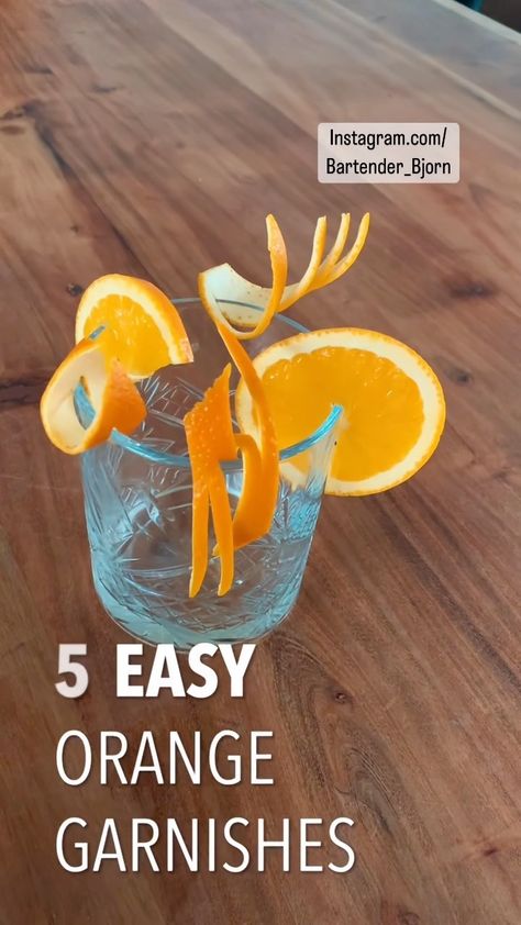 5 easy orange 🍊 garnishes in 50 seconds 👌 . . #cocktails #cocktailgarnish #garnish #garnishing #garnishes #cocktailstyle #cocktailfriday… | Instagram Orange Peel Garnish Cocktails, Orange Garnish Cocktail, Bar Garnish Ideas, Orange Garnish Ideas, Drink Garnish Ideas, Easy Fruit Cocktails, Creative Cocktail Garnishes, Cocktails Garnish, Cocktail Garnish Ideas