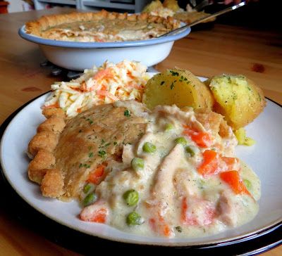 Tuna Pot Pie Tuna Pot Pie, Tuna Pie, Half And Half Recipes, The English Kitchen, Tuna Casserole, Pot Pie Recipe, Fish Pie, Recipe Generator, Canned Tuna