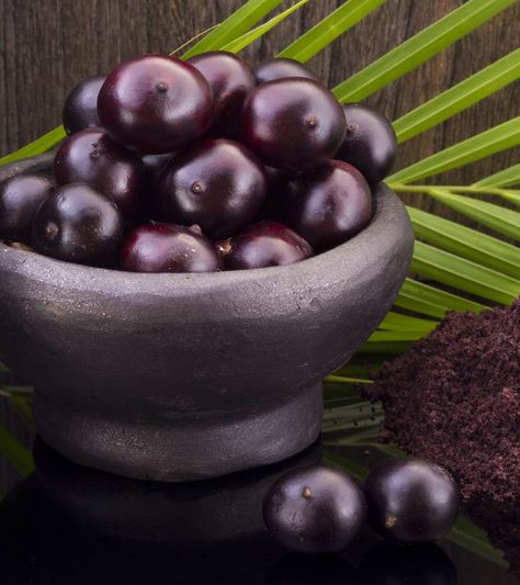 13 Side Effects Of Acai Berry You Should Be Aware Of Acai Palm Tree, Fruit Paradise, Cloves Benefits, Mango Benefits, Acai Fruit, Green Tea Benefits, Pollen Allergies, Acai Berry, Yves Rocher