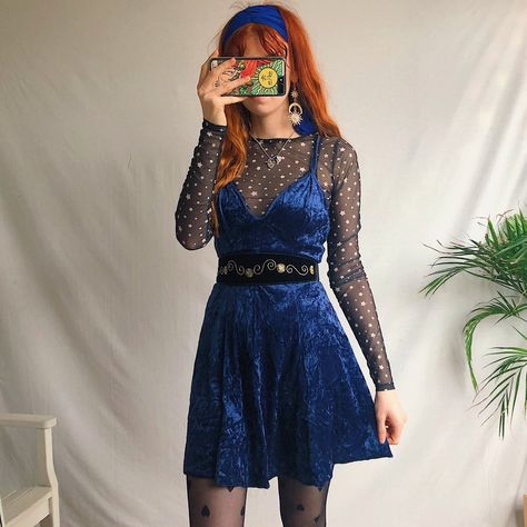 Whimsigothic Outfits, Velvet Vintage Dress, Random Oc, Dark Midnight Blue, Art Random, Vintage Velvet Dress, Random Drawings, Witch Outfit, Vestidos Vintage