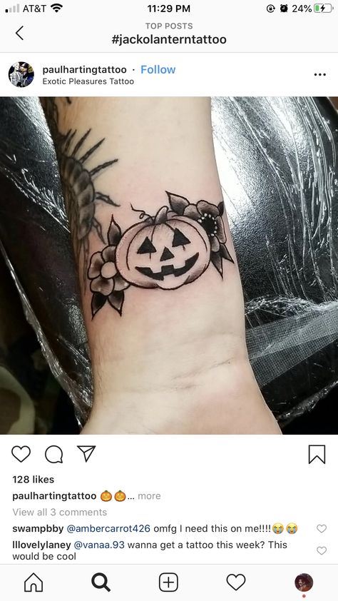 Jackolantern Tattoo, Jack O Lantern Tattoo, Lantern Tattoo, Pumpkin Tattoo, Spooky Tattoos, Black Pumpkin, Halloween Tattoos, Tattoo Outline, Piercing Tattoo