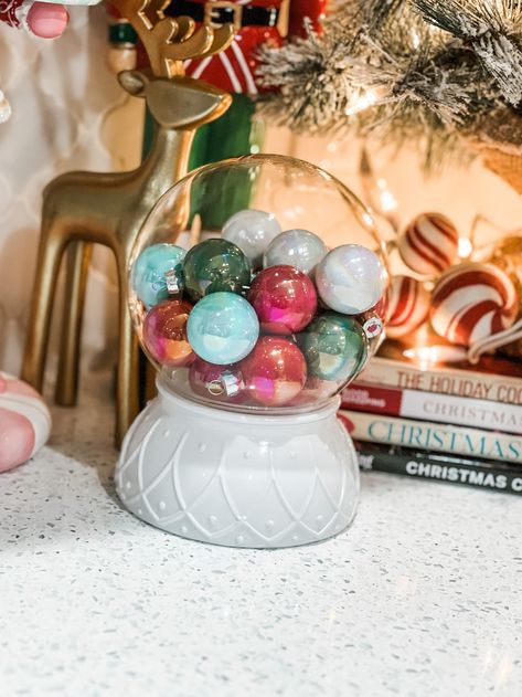 Refabbed By Brooke, Christmas Gumball Machine, Diy Decor Christmas, Snow Globe Diy, Gumball Machine Craft, Christmas Craft Diy, Diy Gumball Machine, Hobby Lobby Crafts, Globe Diy