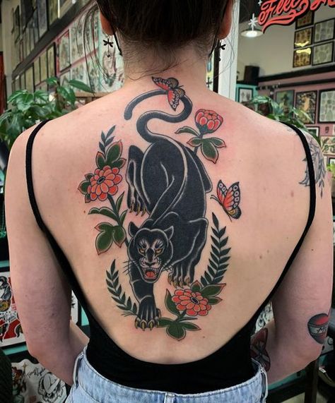 Traditional Back Tattoo, Traditional Panther Tattoo, Traditional Tattoo Inspiration, Traditional Style Tattoo, Panther Tattoo, Black Cat Tattoos, Traditional Tattoo Sleeve, Back Tattoo Women, Tattoo Feminina