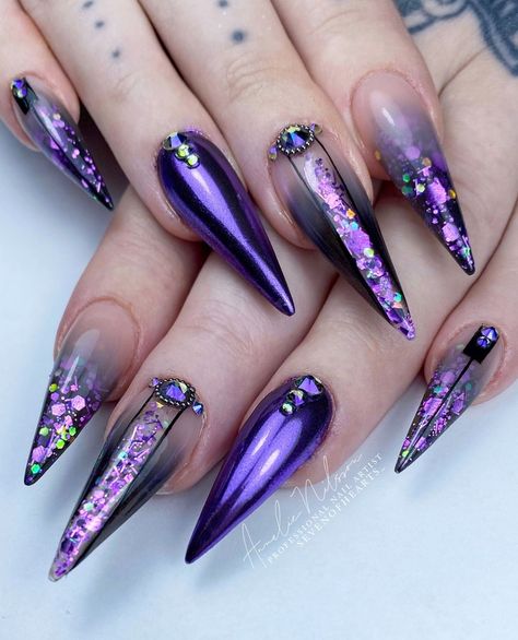 ✨💎Annelie Nilsson 💎✨ on Instagram: “~ Purple Wizard ~ ——————————————————————— Studio Seven // Berndtsson Beauty ——————————————————————— 💎 Swarovski Crystals by…” Witch Nails Purple, Wizard Nails, Witch Nails, Witchy Nails, Art Deco Nails, Pointed Nails, Gothic Nails, Nail Art Designs Diy, Vibrant Nails