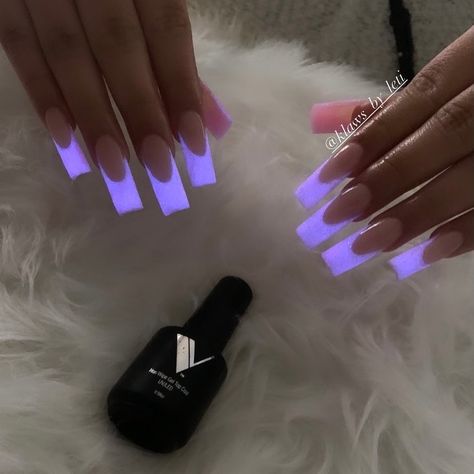 Purple Glow In The Dark Nails Acrylic, Cute Glow In The Dark Nails, Glow Dark Nails, Glow Acrylic Nails, Glow In The Dark Acrylic Nails Ideas, Glow In The Dark French Tip Nails, Blue Glow In The Dark Nails, Glow In The Dark Nail Designs, Glow In The Dark Nails Acrylic