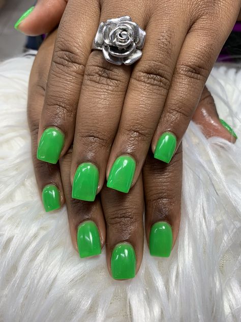 Green Nail Dip Ideas, Green Fingernails, Dark Green Dip Powder Nails, Green Nails Dip Powder, Green Dip Powder Nails, Dip Powder Nails Green Ombre, Green Dip Nails, Green Nail Dip Powder, Green Dips