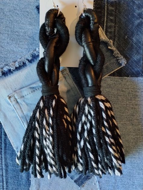 Black and white tassel earrings Diy Yarn Earrings, Diy Leather Tassel, African Jewelry Earrings, Diy Jewelry Videos, Leather Tassel Earrings, Diy Tassel Earrings, White Tassel Earrings, Tassel Earing, African Earrings