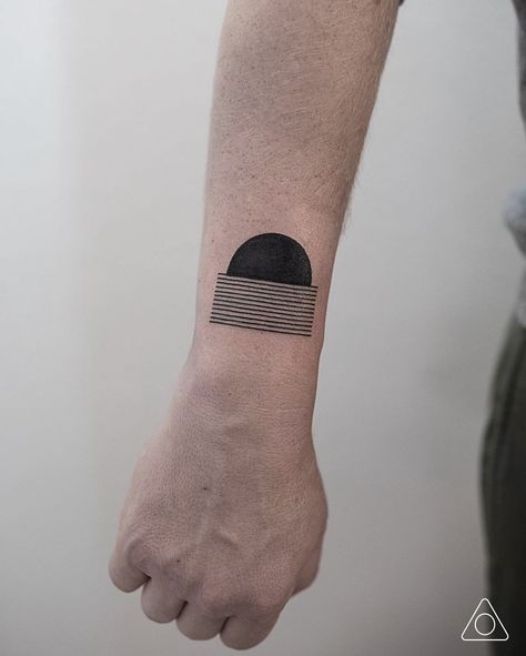 Line Geometric Tattoo, Bauhaus Tattoo, Grid Tattoo, Fine Line Geometric Tattoo, Geometric Tattoo Minimal, Tattoo Klein, Tattoos Inspo, Tattoo Minimal, Tasteful Tattoos