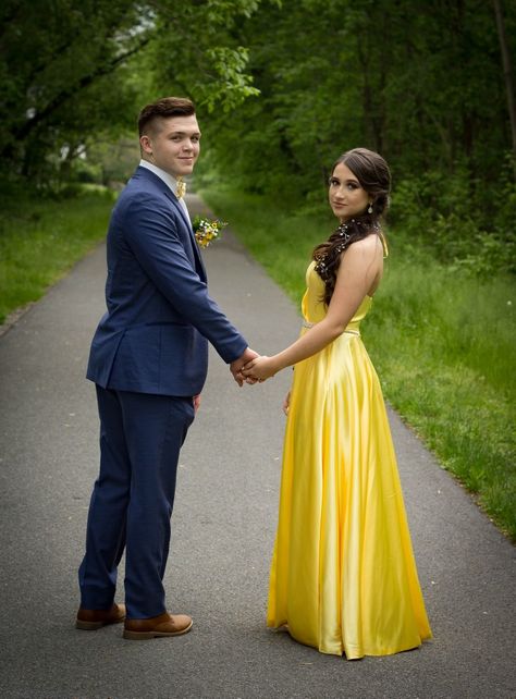 Yellow Couple, Homecoming Poses, Prom Pictures Couples, Pictures Couples, Couple Dress, Prom Pictures, Homecoming, Flower Arrangements, Bridesmaid Dresses