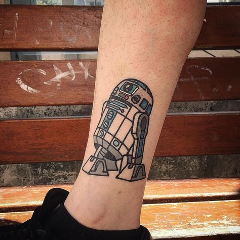 Healed/Curado/Guarito!!! #vinzflag #toptattooing #topclasstattooing #italian_traditional_tattoo #bright_and_bold #americanatattoos #r2d2 #starwars #healedtattoo #granada #andalucia #españa #amistad #amor by vinzflag Star Wars Sleeve, R2d2 Tattoo, Robot Tattoo, Enough Tattoo, To My Star, Nerd Tattoo, Mouse Tattoos, Star Wars Quotes, Geek Tattoo