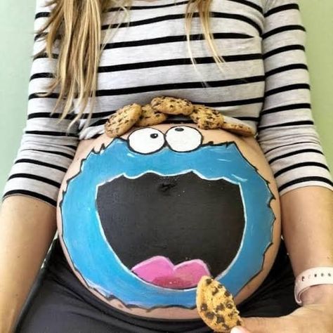 Pregnant Painted Belly, Bump Painting, Belly Paint, Pregnant Belly Painting, Family Maternity Pictures, Pregnant Halloween Costumes, Belly Art, Pregnancy Gender Reveal, Baby Bump Photos