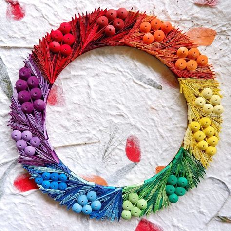 Quilling Mandala, Color Wheel Art Projects, Color Wheel Projects, Quilling Flower Designs, Quilling Pattern, Colorful Wreath, Paper Quilling Cards, Quilling 3d, Flower Rangoli