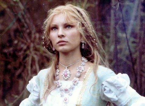 Adriana Tarábková as Princess Anna in 1984's King Thrushbeard Ethereal Romantic Makeup, Recycled Accessories, Romantic Classic, Painting Reference, Classic Feminine, Secret Box, Dark Crystal, Retro Film, Princess Anna