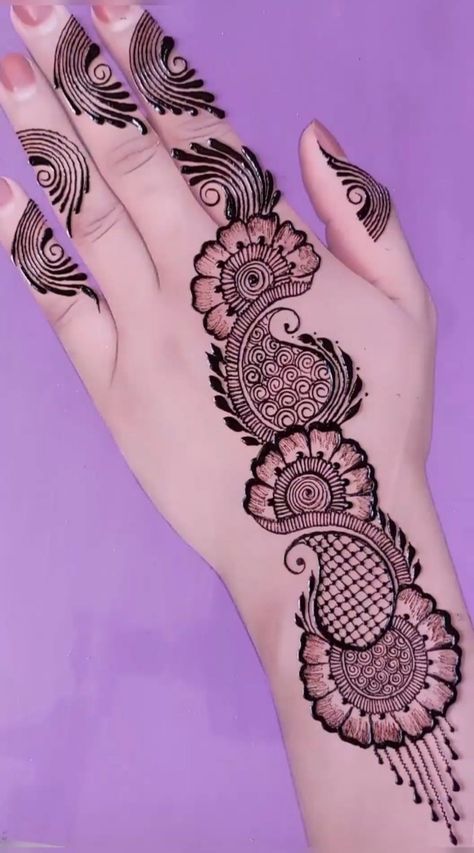 Mehedi Degins Simple Aesthetic Back Hand, Arebic Mahendi Designs Latest Simple, Mahdi Design Simple, Mehedi Degins Simple, Latest Arabic Mehndi Designs Front Hand, Mehedi Degins, Mahdi Design, Front Mehndi, Palm Mehndi