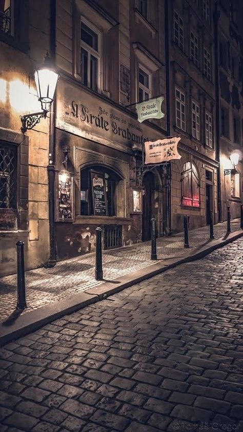 1800s City Aesthetic, London 1800 Aesthetic, 1800s Europe, Victorian London Aesthetic, 1800 Aesthetic, London 1800, Victorian Era Aesthetic, Victorian Street, City Streets Photography