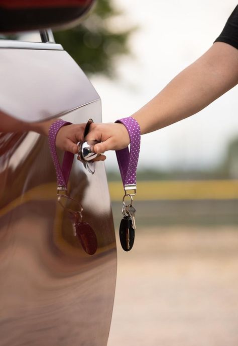 Keychain Photography, Multicolor Lanyards With Key Clip For Gifts, Silver Keychain With Key Clip For Gift, Car Key Wrist Lanyard, Multicolor Lanyards With Key Clip For Everyday Use, Key Fob Wristlet Size, Black Keychain, 25th Birthday Gifts, Custom Strap