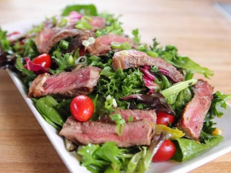 Get Ginger Steak Salad Recipe from Food Network Ginger Steak, Pioneer Woman Recipes Dinner, The Pioneer Woman Recipes, Big Steak, Steak Salad Recipe, Ree Drummond Recipes, Food Network Canada, The Food Network, Tossed Salad