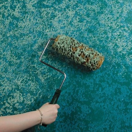 I want my walls to look like water, almost Monet-like.  Like this layering of blues and greens. Decorative Painting Techniques, Natural Sea Sponge, Sponge Rollers, Wall Painting Techniques, Sponge Painting, Bohemian House, Faux Painting, Wall Paint Designs, Kraf Diy