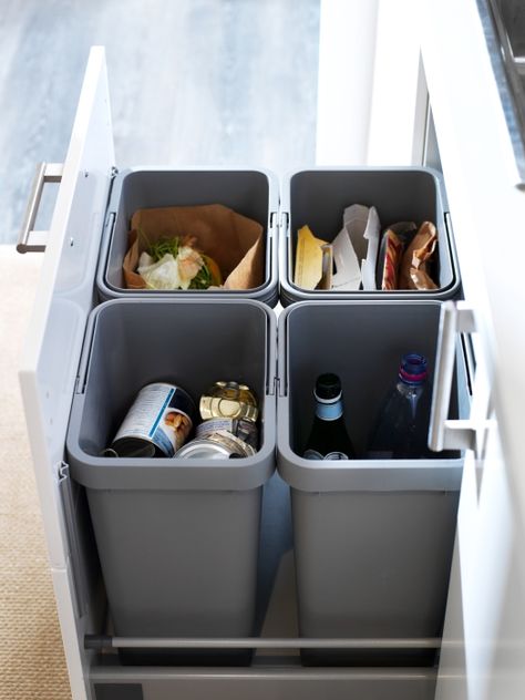 With our RATIONELL waste sorting system, you can separate your recyclables right away in your kitchen. Simply open your cabinets or drawers and toss in scraps as you work. The bins are easy to lift and carry, and lids lock in odors. Dapur Ikea, Kabinet Dapur, Kitchen Organisation, Kitchen Drawers, Kitchen Diner, Ikea Kitchen, Recycling Bins, Plastic Waste, Kitchen Pantry