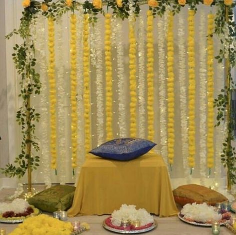 Indian Baby Shower Decorations, Haldi Decoration Ideas, Ganpati Decoration Theme, Small Wedding Decor, Nikah Decor, Mehendi Decor Ideas, Simple Stage Decorations, Home Flower Decor, Ganpati Decoration At Home