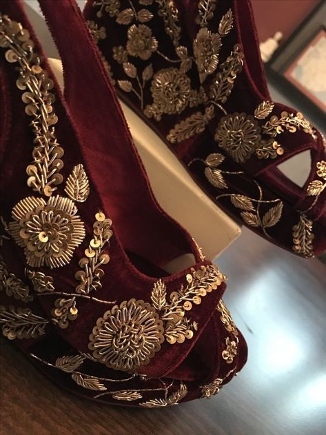 Bridal Heels Indian Weddings, Bridal Jwelery, Bridal Jutti, Bridal Sandals Heels, Wedding Shoes For Bride, Bride Heels, Shoes For Bride, Embroidered Heels, Legs Mehndi Design