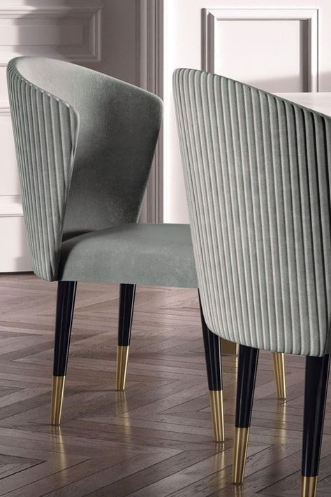 Modern Dining Chairs are every bit as important as your luxury dining table, so we reckon it’s about time we pay them the attention they deserve. Furnitur Ruang Keluarga, Luxury Dining Tables, Luxury Dining Table, Luxury Dining Chair, Luxury Chairs, Dinner Guests, Small Kitchens, Table Bedroom, Luxury Dining Room