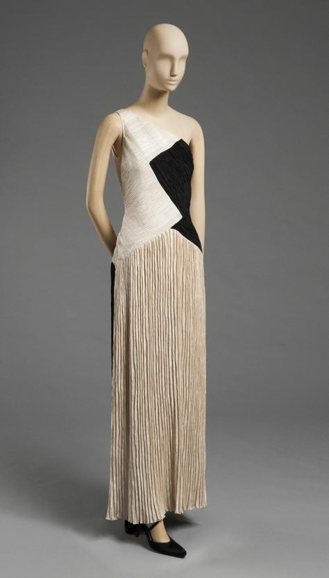 Evening Dress, Black and ivory synthetic pleated satin, Mary McFadden, 1980s Pleated V-neck Sleeveless Evening Dress, Sleeveless Pleated Pre-draped Evening Dress, Pleated V-neck Evening Gown, Mary Mcfadden, Issey Miyake Vintage 1980s, Evening Dress Black, Issey Miyake Pleats Please Top, 1980s Design, 1980s Dresses