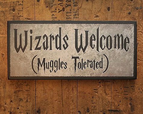 Harry Potter Café Harry Potter Travel Bucket List, Harry Potter Office, Harry Potter Travel, Harry Potter Room Decor, Harry Potter Classroom, Harry Potter Bedroom, Themed Cafes, Festa Harry Potter, Harry Potter Birthday Party