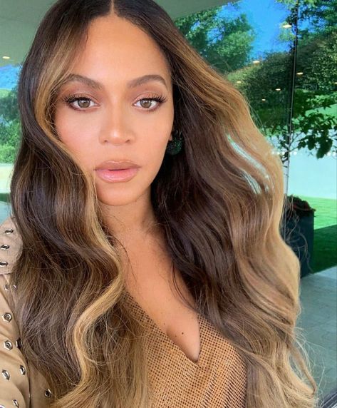 Ombre Blonde Highlights, Beyonce Blonde Hair, Beyonce Hair Color, Beyonce Blonde, Beyonce Hair, Highlights Color, Ombre Blonde, Ombré Hair, Blonde Ombre