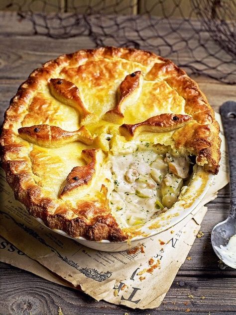 Fish Pastry, Potato Pastry, Fish Pie, Tesco Real Food, Pastry Pie, Pastry Crust, Meat Pie, Savory Pie, Winter Recipes