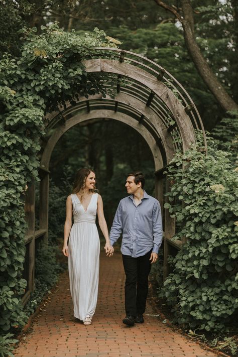 Sayen Gardens Engagement Session | Hamilton NJ - William Hendra Photography Couple Photo Poses In Garden, Couple Photography Poses Garden, Couple Poses Garden, Couple Poses Formal Picture Ideas, Garden Prewedding Photoshoot, Engagement Photos Short Guy, Couples Garden Photoshoot, Couple Photoshoot Park, Garden Couple Photoshoot