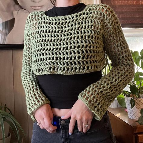 Handmade green crochet mesh bolero. Great layering... | Depop Style Cropped Sweater, Crochet Mesh Top, Mesh Bolero, Unique Knitwear, Long Sleeve Crochet, Sweater Handmade, Ariel Disney, Versatile Sweater, Bohemian Top